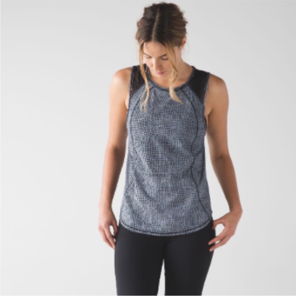 Lululemon Sculpt Tank Fall Net black and white pattern size 10 EUC